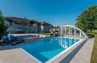 Foto 1 - Casa de 7 habitaciones en Ivanić-Grad con piscina privada y terraza