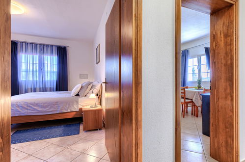 Foto 9 - Apartamento de 1 quarto em Poreč com piscina e jardim