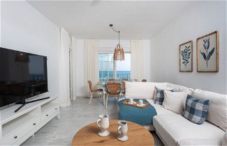 Foto 2 - Appartamento con 3 camere da letto a Estepona con terrazza e vista mare