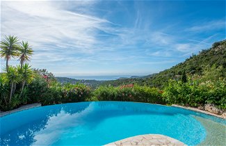 Foto 1 - Casa de 5 quartos em Cavalaire-sur-Mer com piscina privada e vistas do mar