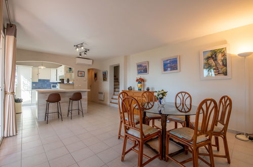 Photo 11 - 5 bedroom House in Cavalaire-sur-Mer with private pool and garden