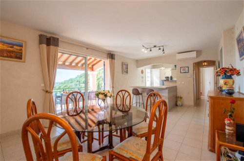 Photo 9 - 5 bedroom House in Cavalaire-sur-Mer with private pool and sea view