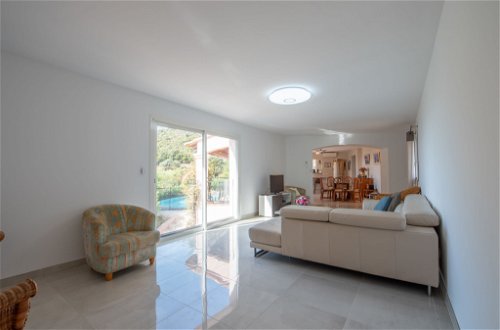 Photo 7 - 5 bedroom House in Cavalaire-sur-Mer with private pool and sea view