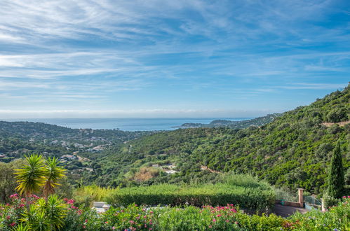 Foto 5 - Casa de 5 quartos em Cavalaire-sur-Mer com piscina privada e vistas do mar