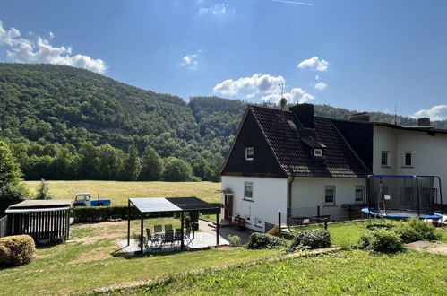 Photo 1 - Maison de 2 chambres à Edertal avec jardin et vues sur la montagne