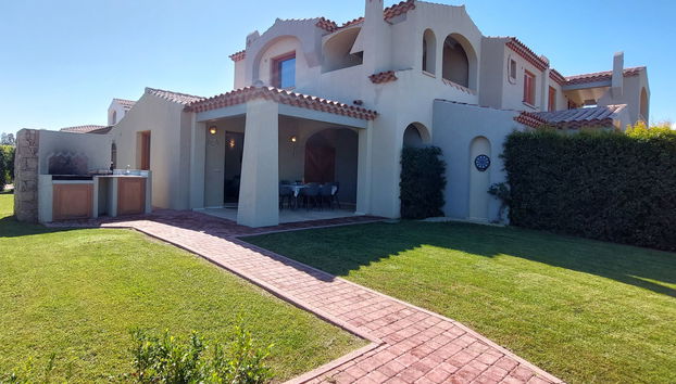 Maison de 3 chambres à Budoni avec piscine privée et jardin - Photo 3