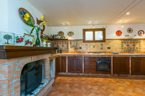 Photo 22 - 4 bedroom House in Cecina with private pool and garden