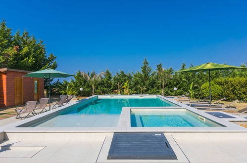 Foto 56 - Casa de 4 quartos em Cecina com piscina privada e vistas do mar