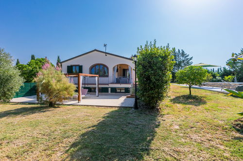 Foto 9 - Casa con 4 camere da letto a Cecina con piscina privata e vista mare