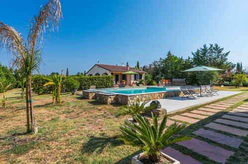 Foto 46 - Haus mit 4 Schlafzimmern in Cecina mit privater pool und garten