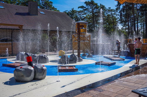 Foto 12 - Casa de 2 quartos em Zutendaal com piscina e terraço