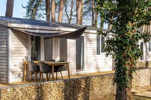 Foto 1 - Casa de 2 quartos em Zutendaal com piscina e terraço