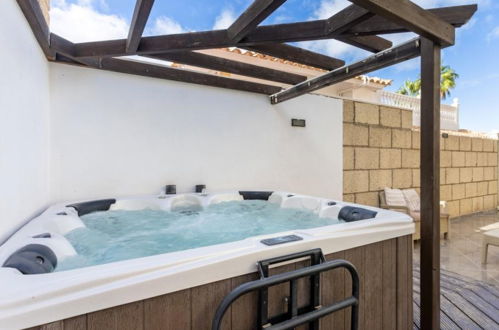 Foto 2 - Casa de 3 quartos em Espanha com piscina privada e vistas do mar