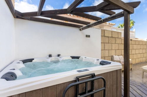 Foto 2 - Casa de 3 quartos em Arona com piscina privada e jardim