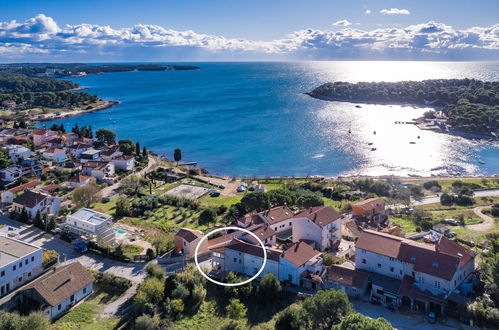 Photo 23 - Appartement en Pula avec terrasse et vues à la mer