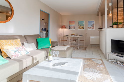 Foto 6 - Apartamento de 2 quartos em Dives-sur-Mer com piscina e terraço