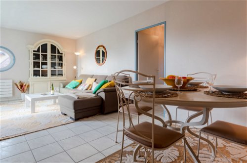 Foto 7 - Appartamento con 2 camere da letto a Dives-sur-Mer con piscina e vista mare