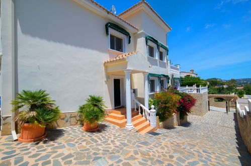 Foto 2 - Casa de 4 quartos em Calp com piscina privada e vistas do mar