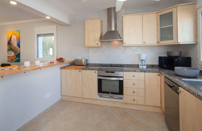 Casa de 5 quartos em Calp com piscina privada e terraço - Foto 14