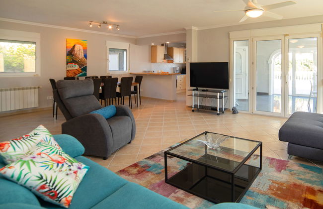 Casa de 5 quartos em Calp com piscina privada e terraço - Foto 4