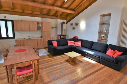 Photo 11 - 3 bedroom Apartment in Madesimo with garden and terrace