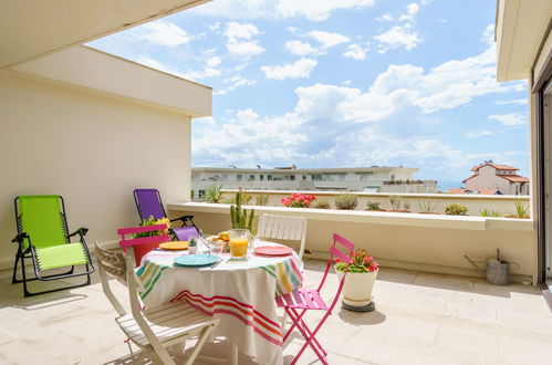 Photo 17 - 2 bedroom Apartment in Biarritz with garden and sea view