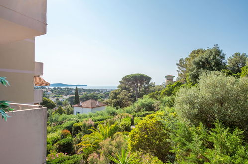 Photo 2 - Apartment in Cavalaire-sur-Mer with swimming pool