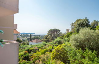 Foto 2 - Appartamento a Cavalaire-sur-Mer con piscina e vista mare