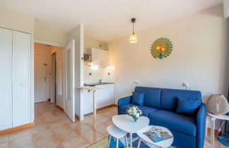Foto 3 - Apartamento en Cavalaire-sur-Mer con piscina y vistas al mar
