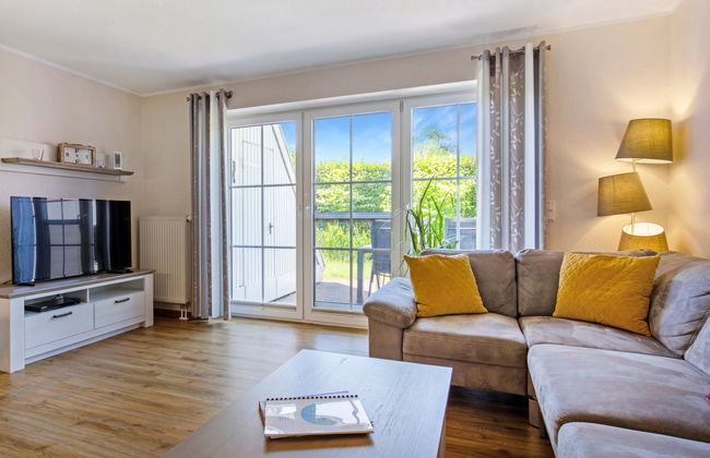 Casa de 4 quartos em Butjadingen com piscina e jardim - Foto 1