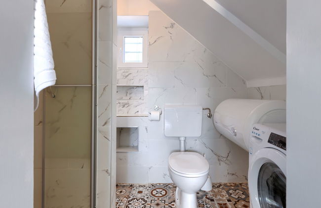 Casa de 2 quartos em Raša com jardim e terraço - Foto 21