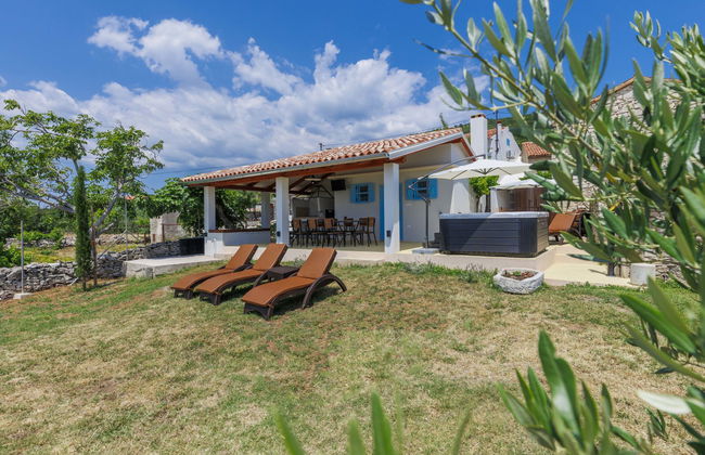 Casa de 2 quartos em Raša com jardim e terraço - Foto 3