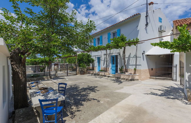 Casa de 2 quartos em Raša com jardim e terraço - Foto 22