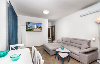 Foto 3 - Apartamento de 1 habitación en Balatonmáriafürdő con jardín y terraza