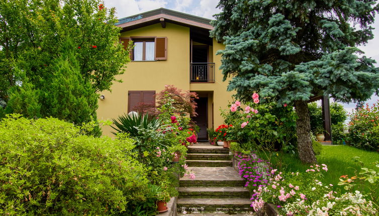 Photo 1 - Appartement de 3 chambres à Montano Lucino avec jardin