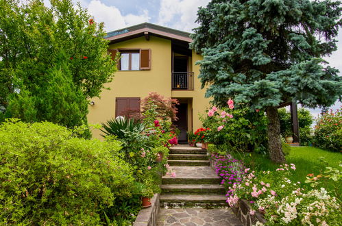 Photo 1 - Appartement de 3 chambres à Montano Lucino avec jardin