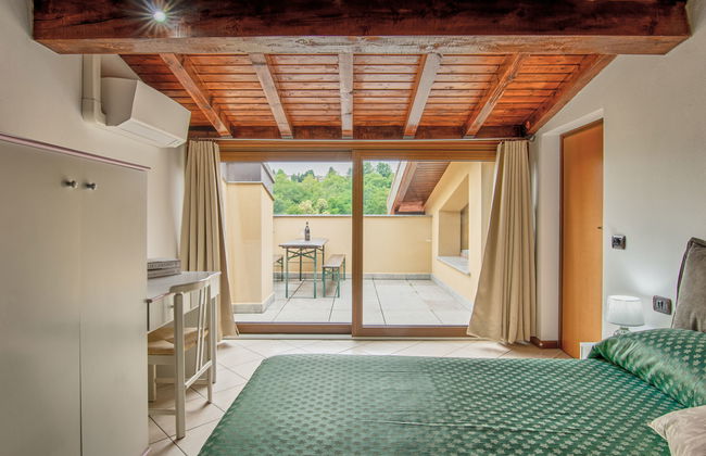 Apartamento de 4 quartos em Montano Lucino com jardim - Foto 18