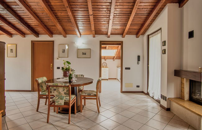 Apartamento de 4 quartos em Montano Lucino com jardim - Foto 8