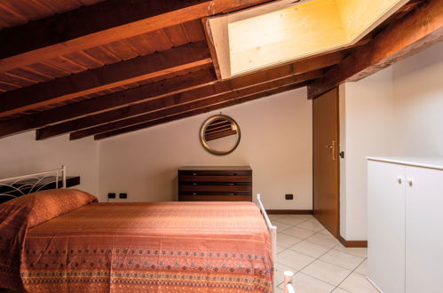 Foto 21 - Apartment mit 3 Schlafzimmern in Montano Lucino