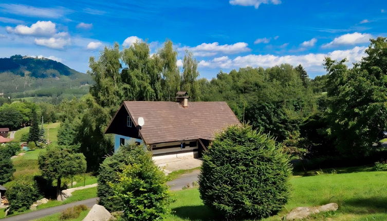 Foto 1 - Casa de 5 habitaciones en Smržovka con jardín