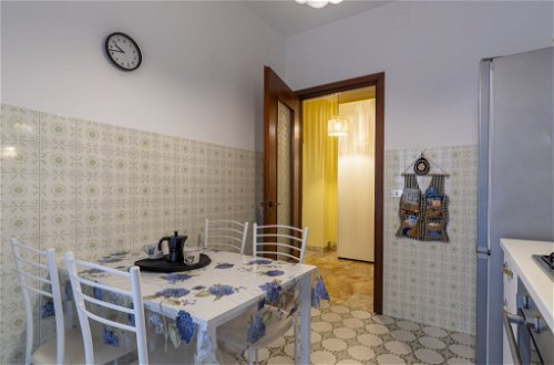 Foto 11 - Appartamento con 1 camera da letto a Sanremo con vista mare