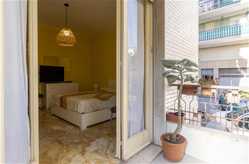 Foto 19 - Appartamento con 1 camera da letto a Sanremo con vista mare