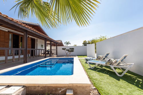 Foto 2 - Casa con 3 camere da letto a Deltebre con piscina privata e giardino
