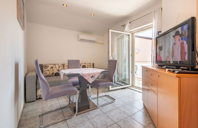 Apartamento de 2 quartos em Crikvenica com terraço - Foto 1