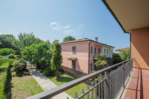 Photo 45 - Maison de 3 chambres à Viareggio avec jardin et vues à la mer