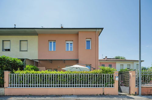 Foto 44 - Casa de 3 habitaciones en Viareggio con jardín y terraza