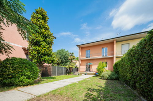 Foto 42 - Casa con 3 camere da letto a Viareggio con giardino e vista mare