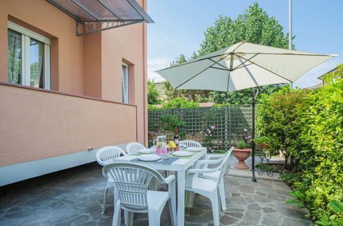 Photo 1 - Maison de 3 chambres à Viareggio avec jardin et vues à la mer