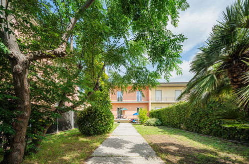 Foto 41 - Casa de 3 quartos em Viareggio com jardim e vistas do mar