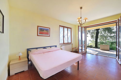 Foto 19 - Casa con 4 camere da letto a Magione con piscina privata e giardino